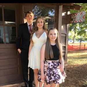 Meet your Posher, Lorie